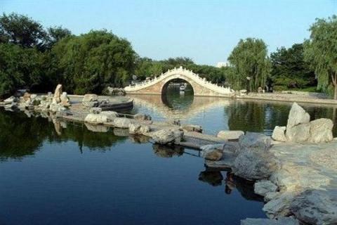 龙潭公园内中心岛剧场场馆图